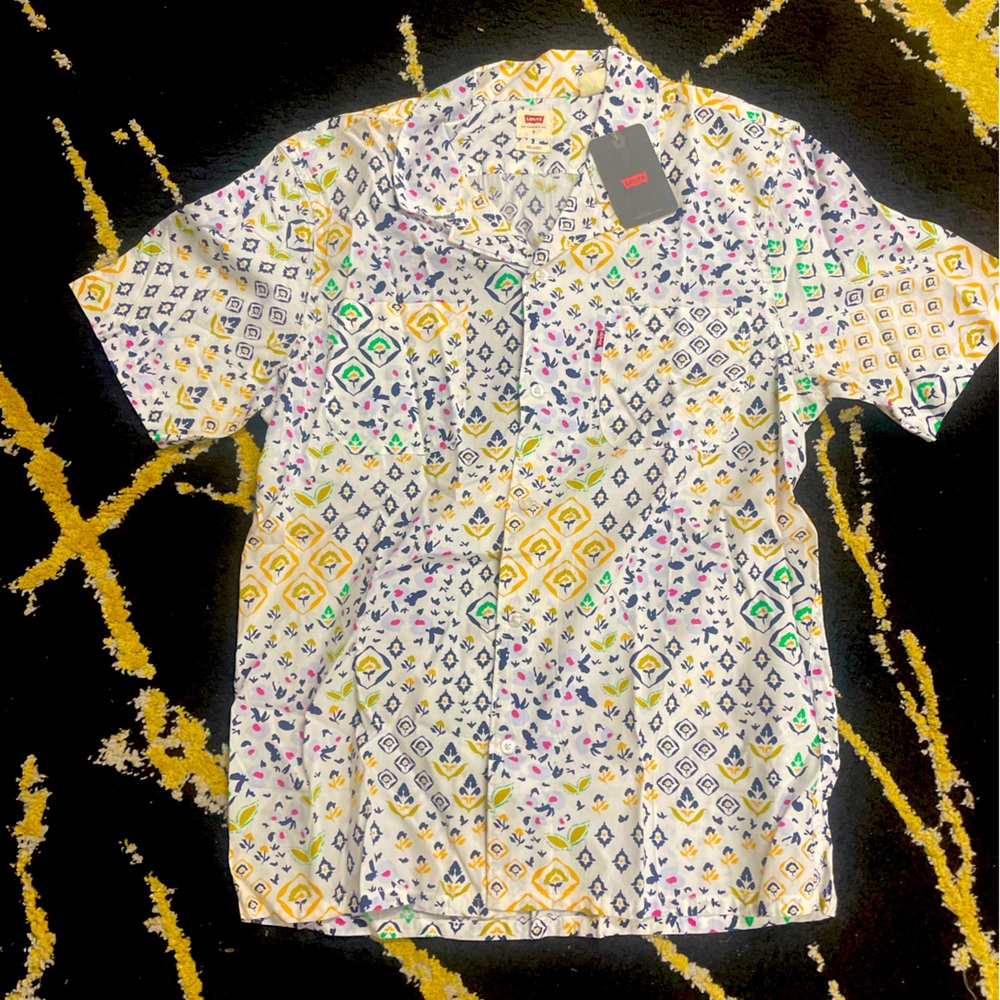 Men’s Levi button up